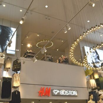 Lighthouse provided electrical services for the renovation and expansion of existing H&M clothing store at 100 Newbury Street, Boston.
